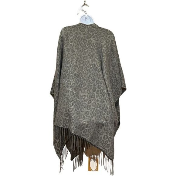 Woolrich Gray Leopard Print Fringe Poncho Wrap Scarf Cardigan Blanket - Picture 4 of 4